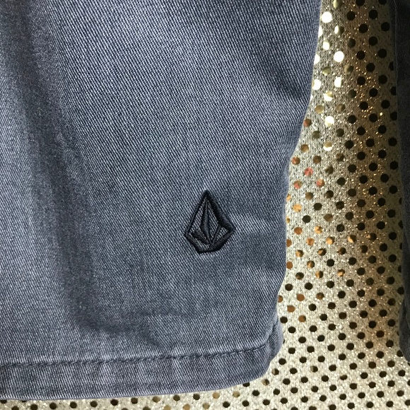 Volcom Shorts - Picture 4 of 7